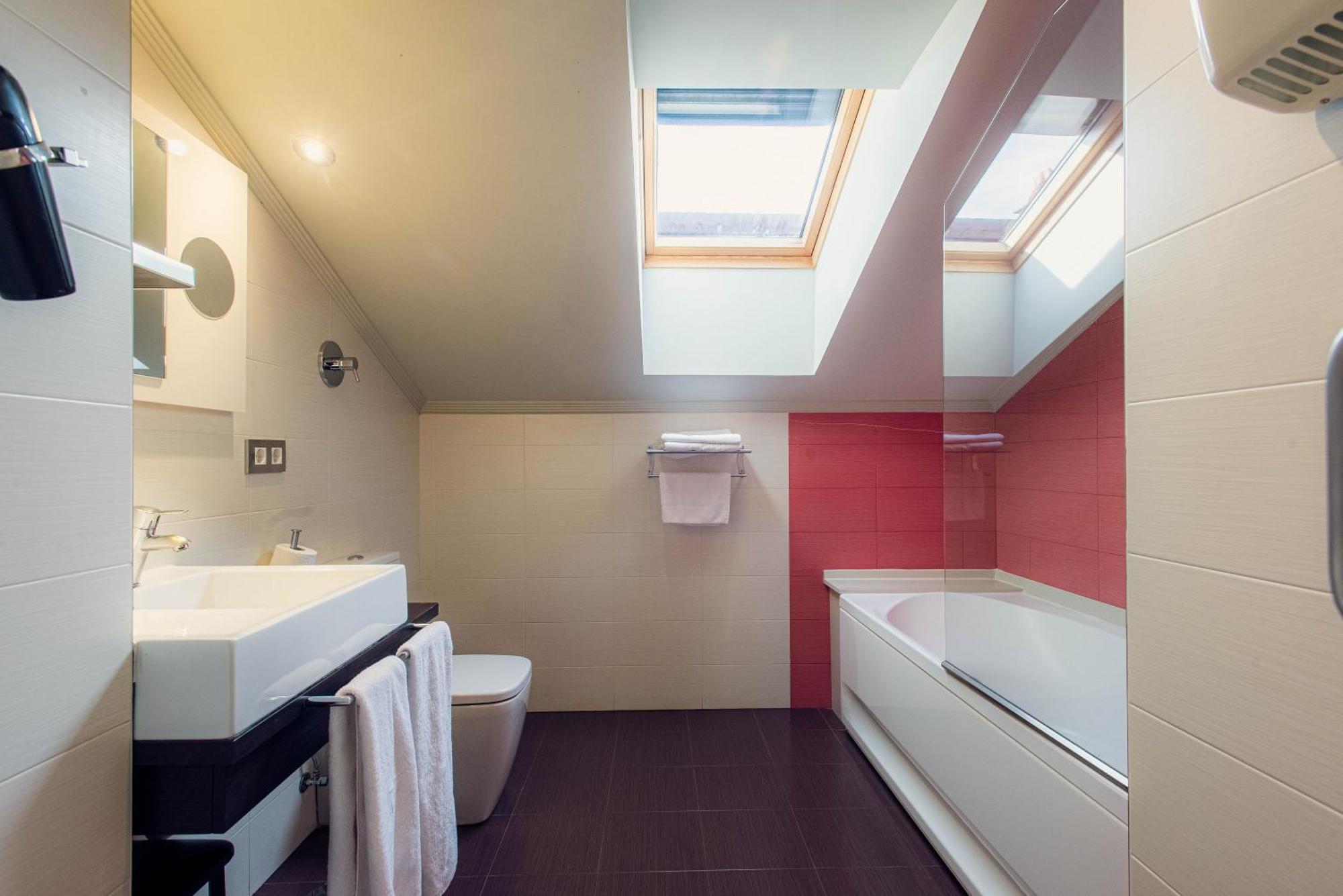 Apartamentos Spa Villa Pasiega هوزنايو المظهر الخارجي الصورة